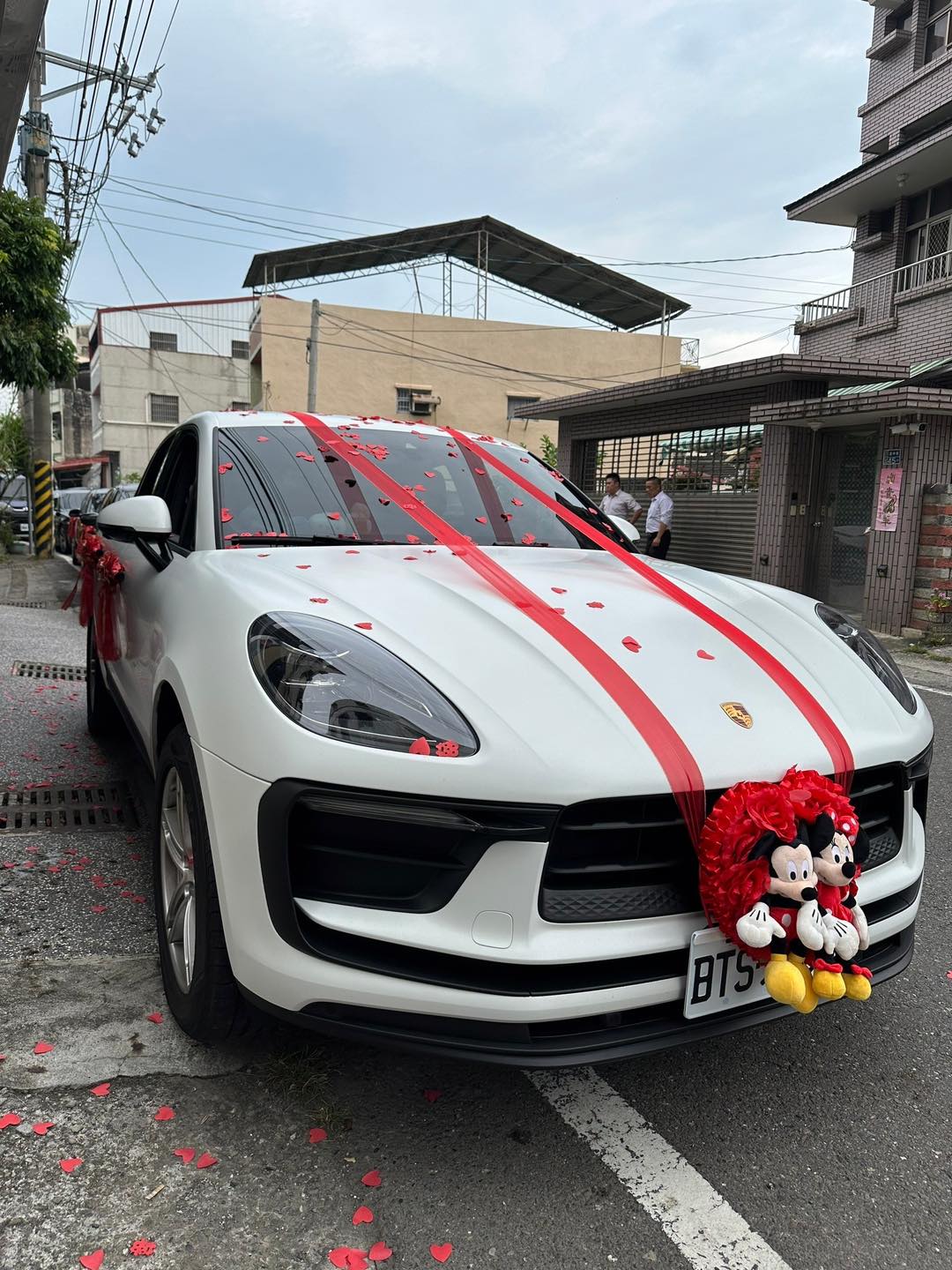 中部結婚禮車推薦-1愛情世界裡  在地台中結婚禮車服務    永愛幸福結婚禮車