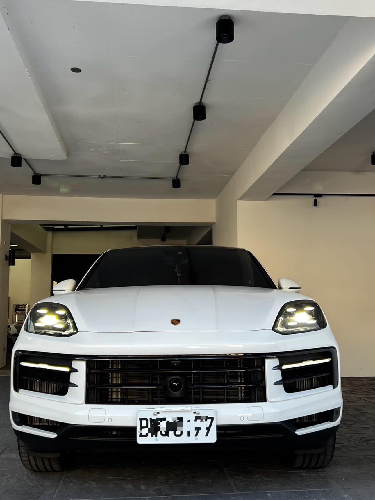 台中結婚禮車熱門車款-保時捷  Cayenne