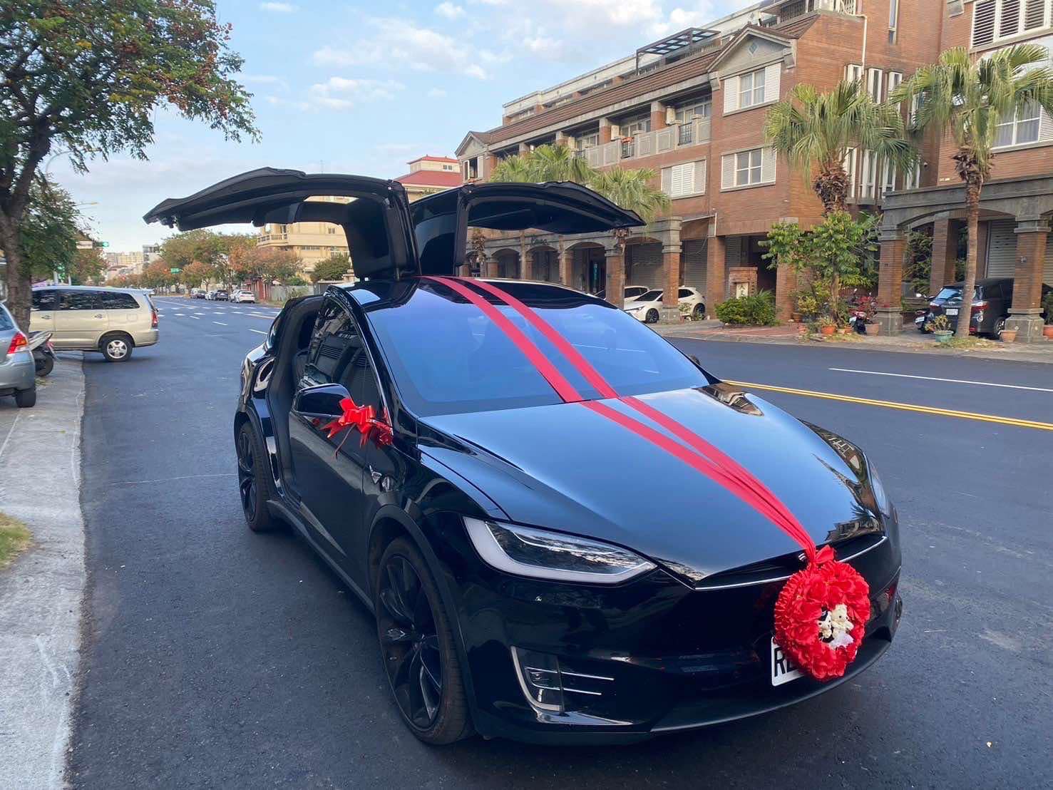 台中結婚禮車服務推薦-飛翔 幸福路上 永愛 幸福 結婚 禮車 送幸福 