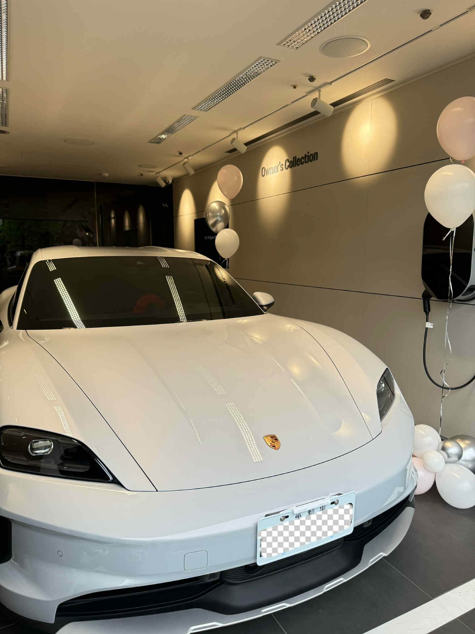 台中結婚禮車服務推薦-保時捷 Taycan 4 ct    新車入庫 在地服務   永愛 幸福 結婚 禮車